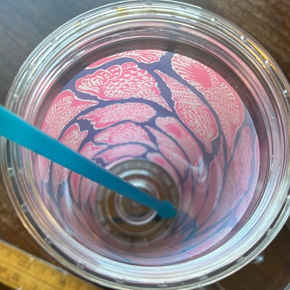 Tumbler with Straw in Cute as Shell by Lilly Pulitzer - Picture 5 of 9